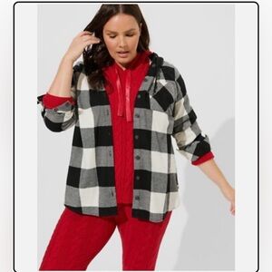 Torrid Long Sleeve Hooded Shirt, Black & White Plaid, Size 3 (3X 22-24), Used